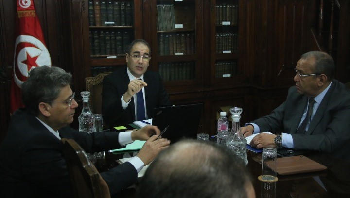 إقرار إحداث خليّة استماع لإيجاد حلول عاجلة للمؤسسات الاقتصاديّة التي تمرّ بصعوبات نتيجة الظرف الراهن 	