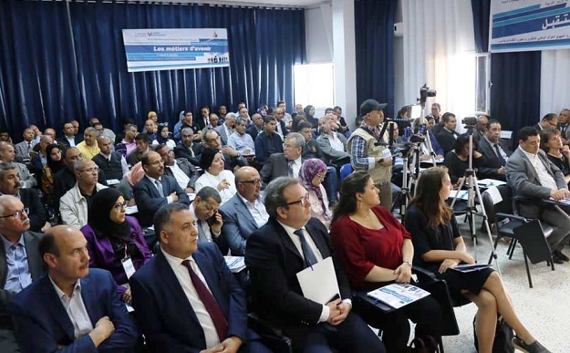 ببادرة من مؤسسة المرحوم الهادي بوشماوي الخيرية :"ندوة مهن المستقبل" بقابس ترسم معالم جسر الهوة بين التعليم وسوق الشغل