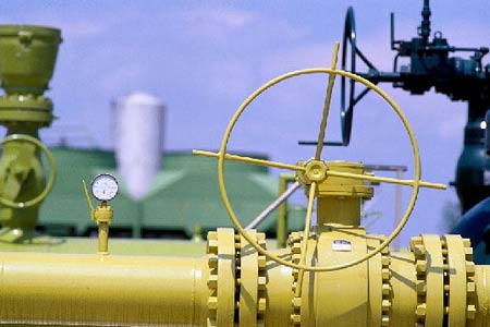 بلاغ من وزارة الصناعة حول مشروع غاز الجنوب تشريك المؤسسات واليد العاملة المحلّية من أهمّ شروط المناقصات 