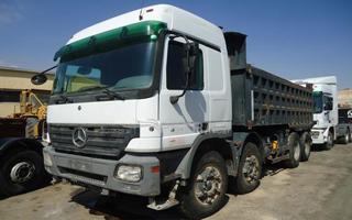 ناقلو البضائع يدخلون في إضراب عام