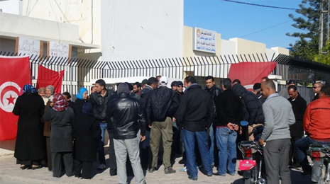 موظفي بلدية حمام الانف يطالبون بحيازة قطعة ارض