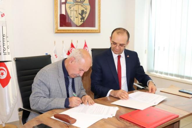 توقيع القرار المشترك بين الهايكا وهيئة الانتخابات المتعلق بضبط قواعد تغطية حملة الاستفتاء واجراءاتها