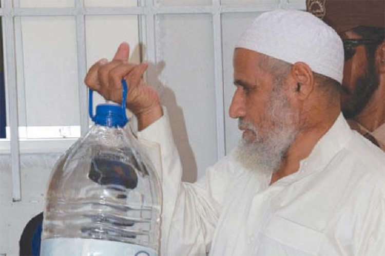 بمناسبة الحجّ : الخطوط التونسيّة تسمح لكل حاج بجلب 8 لترات ماء زمزم عوض 5 لترات