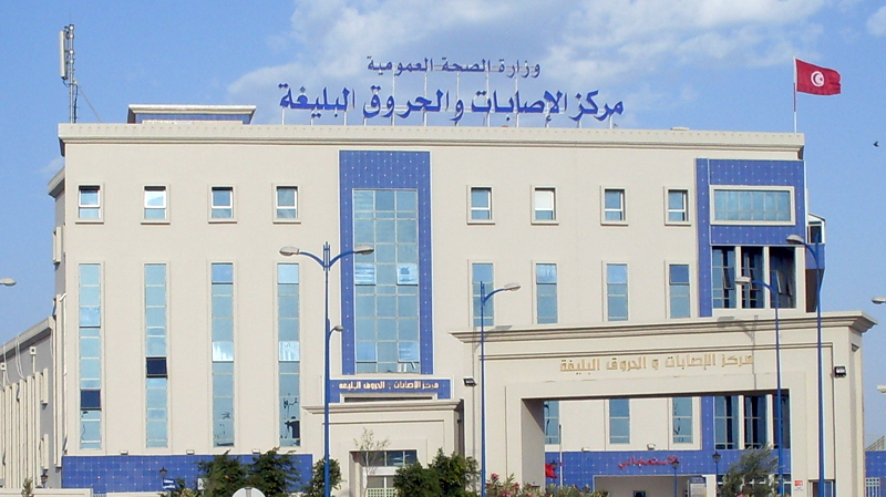 مفترق مستشفى الحروق ببن عروس : وفاة أمني وإصابة زميله اثر دهسهما من قبل شاحنة 