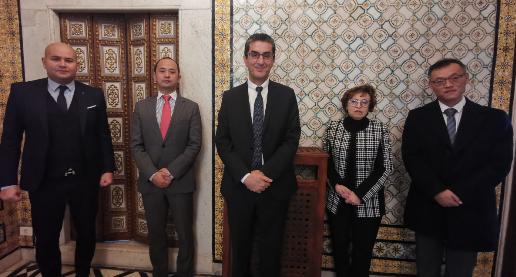  هواوي تتبرع لتونس بـأقنعة طبية واختبارات فحص و بعدد من أنظمة الفيديو عن بعد