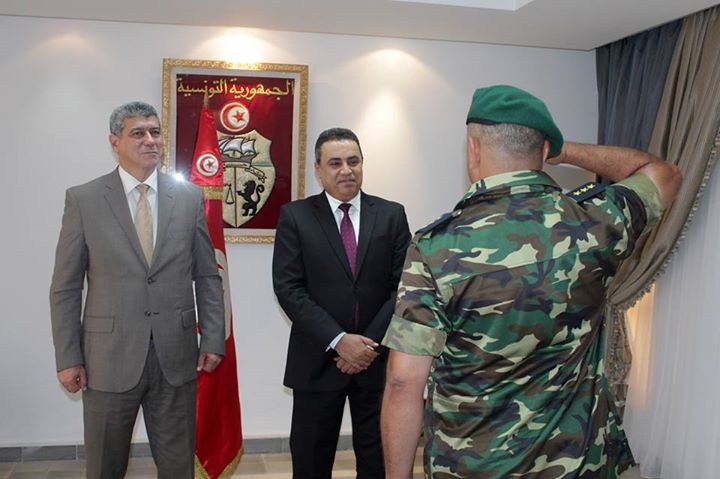 رئيس الحكومة يكرم أعوانا وإطارات من الأمن والحرس والجيش والديوانة