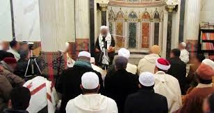 براكة الساحل : مصلون يطردون الامام الجديد ويطالبون بإرجاع الامام المعزول