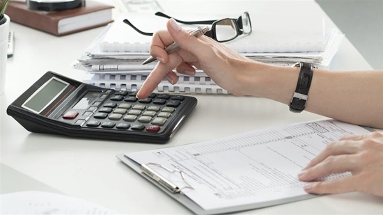 العدالة الجبائية : مقابل دخل قدره 50.000 دينار، يدفع الأجير 13.000 دينار، بينما لا يدفع صاحب الريع سوى 5.000 دينار