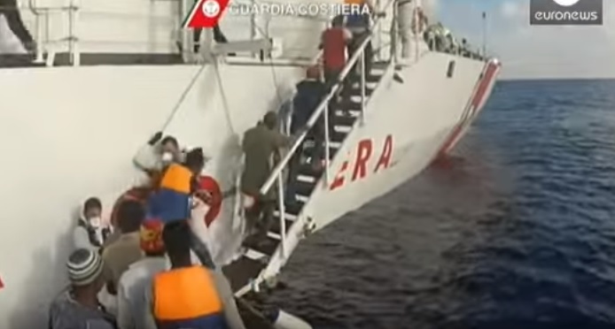 منتدى الحقوق الاقتصادية والاجتماعية: إنقاذ مهاجرين من الغرق أصبح جريمة (فيديو)