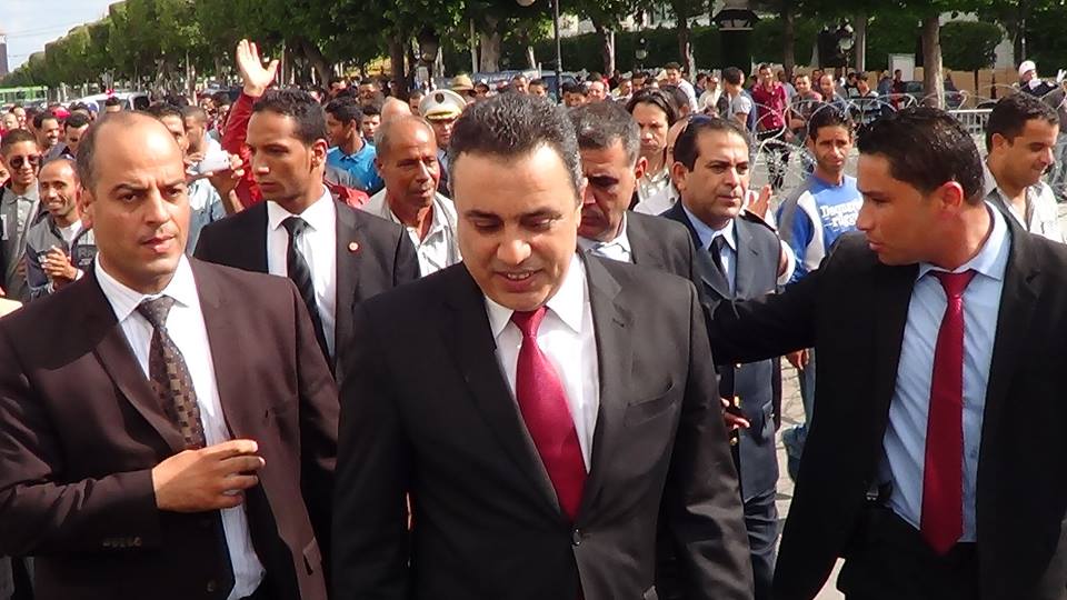 رئيس الحكومة يتفقد الوضع الامني بشارع الحبيب بورقيبة ويدعو الأمنيين الى ضرورة اليقظة