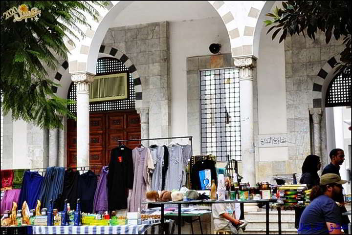 عودة الانتصاب الفوضوي أمام جامع الفتح 