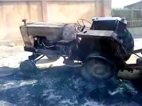 الكاف : حرق جرّار وسيّارة على ملك البلديّة