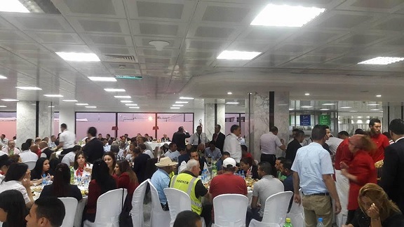 افطار جماعي بمطار تونس قرطاج
