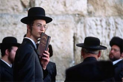 جزائرية تخلع زوجها  التونسي بعدمـا اكتشفت أنـه‮ ‬يهـودي‮ ينتحل الاسلام