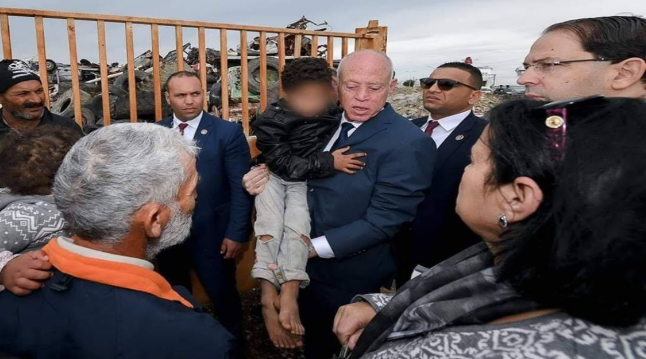 غالط الرئيس ... " طفل القمامة " من عائلة ميسورة "