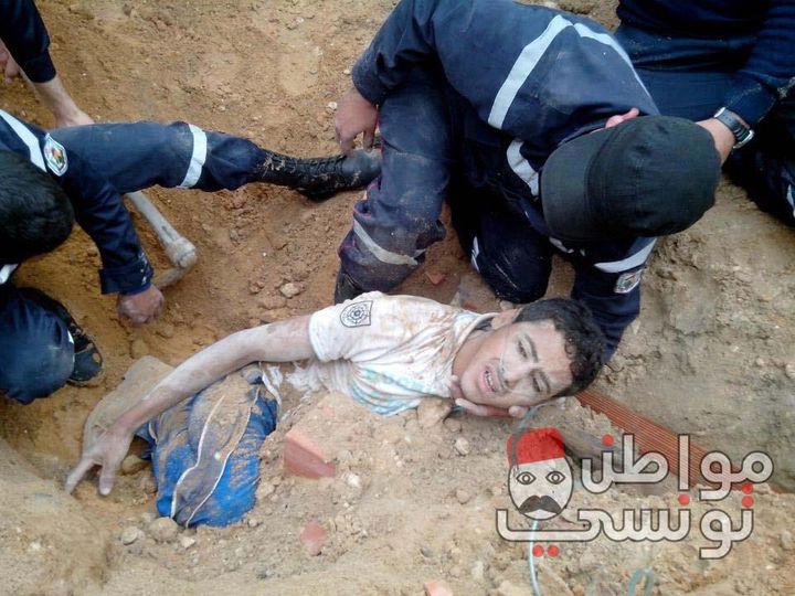 قربة : الحماية المدنية تتمكن من انقاذ عاملي بناء غمرهما التراب + الصور