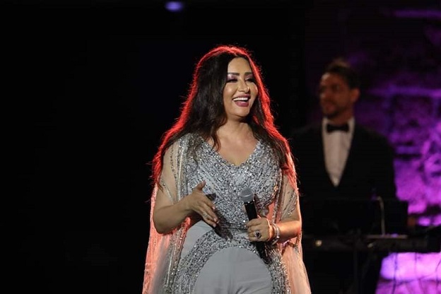 لطيفة تشعل مهرجان قرطاج بالرقص