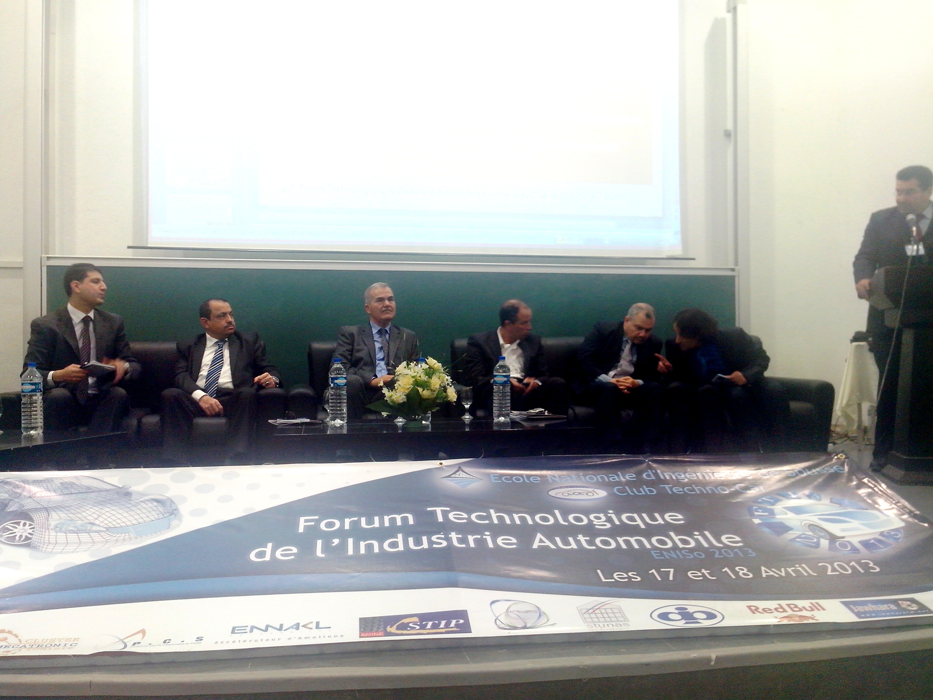 مدير عام مجمع ليوني ضيف الدورة الثانية من منتدى تكنولوجيا صناعة السيارات