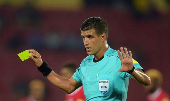 الكاف يبرّئ الحكم مهدي عبيد من تهم الفساد