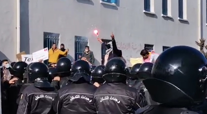 باردو: احتجاجات على بعد مئات الأمتار من البرلمان