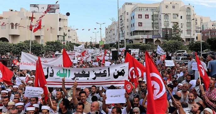الآلاف يحتجّون في ساحة باردو ضد تقرير لجنة الحقوق الفردية والمساواة