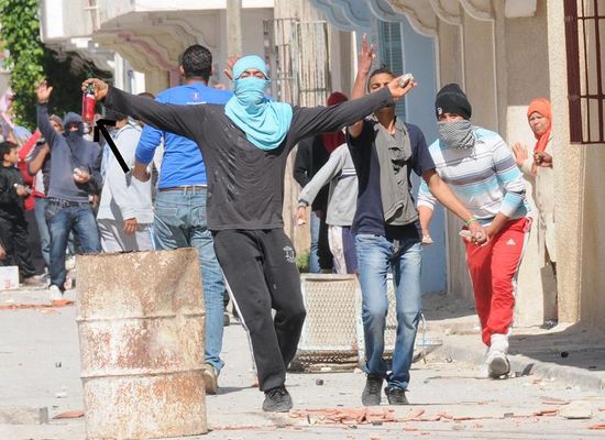 راس الجبل : غلق متظاهرين للطريق يتسبّب في منع 3 تلاميذ باكالوريا من اجتياز امتحان الفلسفة