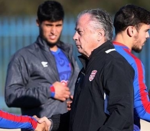 مارشان يطرد مدافع دولي ليبي لفرض سيف تقا وانتشاله من البطالة الكروية !