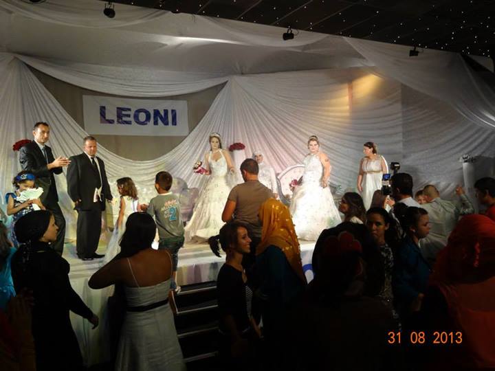 ليوني تتكفل بمصاريف زواج عدد من عملتها الاكثر انضباطا وحضورا 