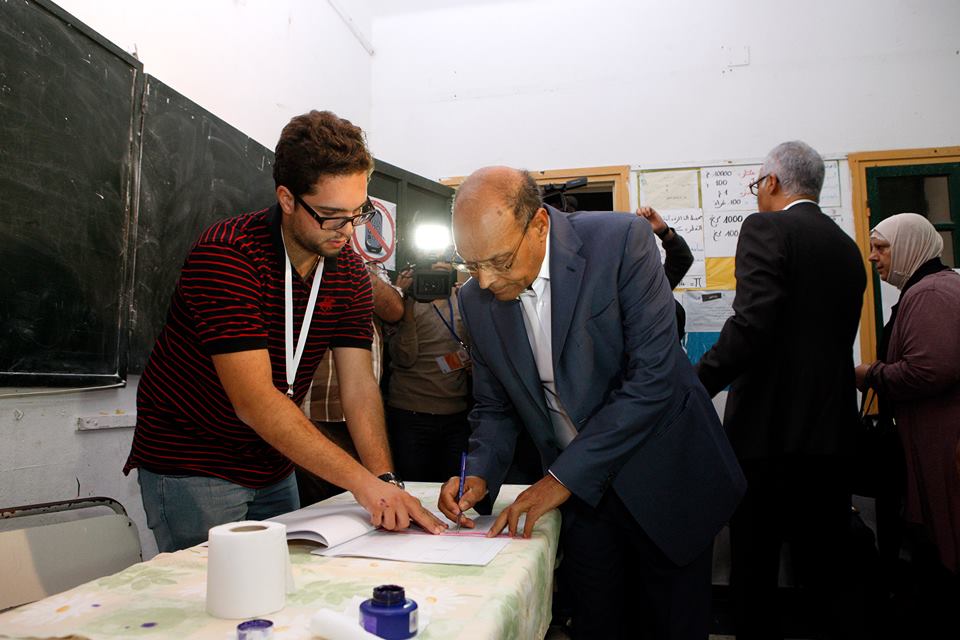 رئيس الجمهورية يؤدي واجبه الانتخابي