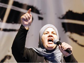 مباركة البراهمي للحصري : علاقتي بحمّة وراضية أرقى من أكاذيب البعض وحماقاتهم