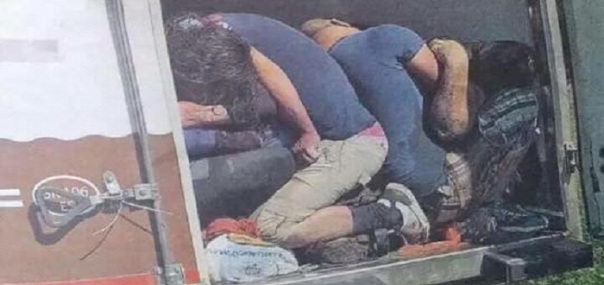 مقتل 8 مهاجرين غير شرعيين جرّاء اختناقهم داخل شاحنة