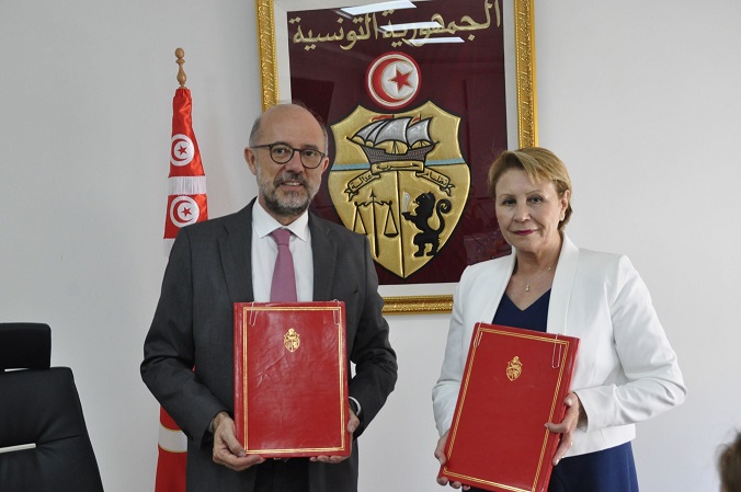 وزيرة المرأة تمضي اتفاقية هبة مع الوكالة الإسبانية للتعاون الدولي من أجل التنمية في مجال دعم التمكين الاقتصادي والاجتماعي للمرأة في الوسط الريفي