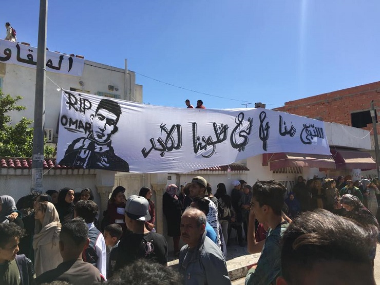 تشييع جنازة محب الإفريقي الذي توفّي غرقا في وادي مليان برادس