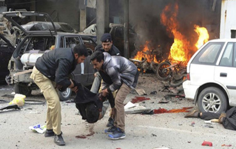 هجوم ارهابي على جامعة في باكستان يوقع 21 قتيلا