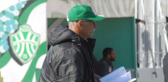 رسمي : اقالة مدرب الشبيبة باسكال جنان