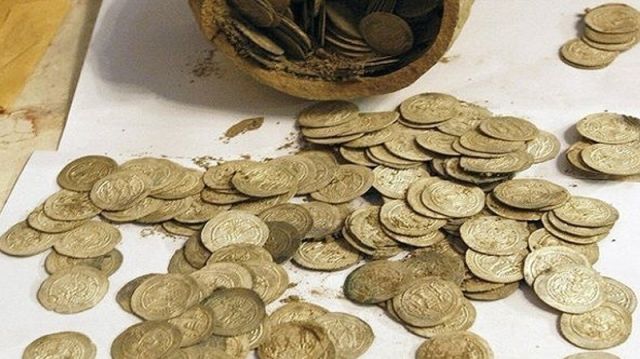 صفاقس : حجز قطع أثرية لدى إمراة كانت تنوي التفريط فيها بالبيع