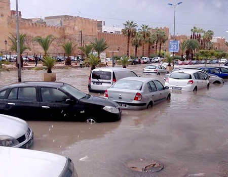 شلل تام في حركة المرور بصفاقس بسبب الفيضانات 