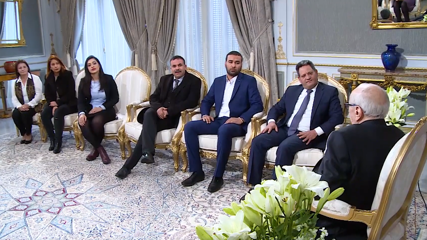 نقابة الصحفيين تدين إقصاء رئاستي الحكومة والجمهورية لبعض وسائل الإعلام من تغطية أنشتطهما
