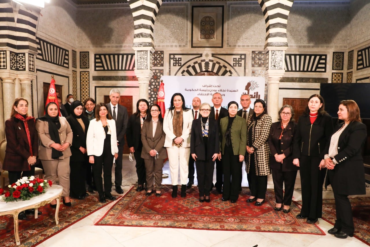 رئيسة الحكومة تعطي إشارة انطلاق البرنامج الوطني "رائدات"