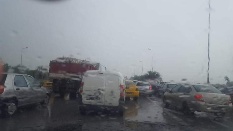 انقطاع كلي لحركة المرور في اتجاهات الشرقية وسكرة وأريانة وطريق بنزرت