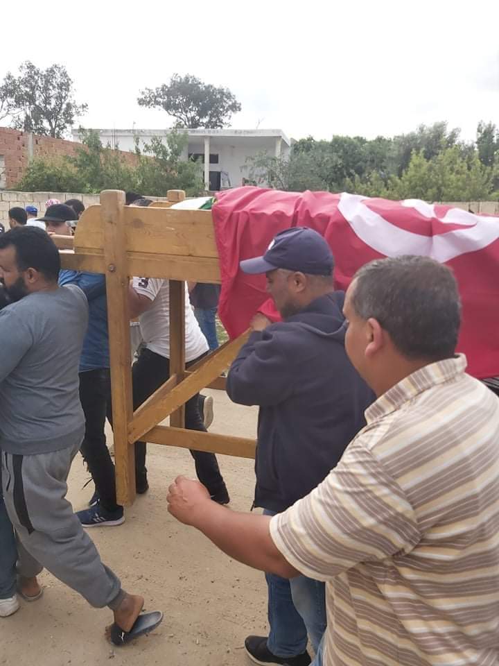 بعد مقتله بفأس أثناء آداء واجبه : تشييع جثمان عون الصوناد إلى مثواه الأخير