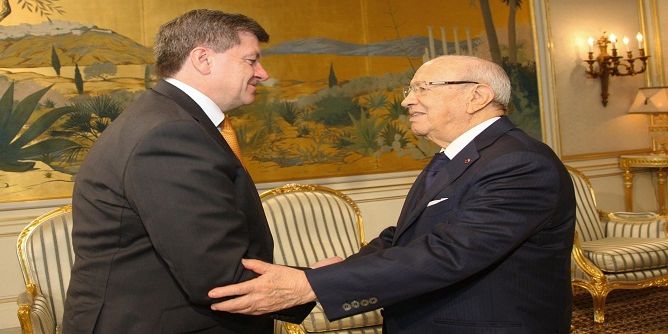 السبسي يستقبل مدير عام منظمة العمل الدولية