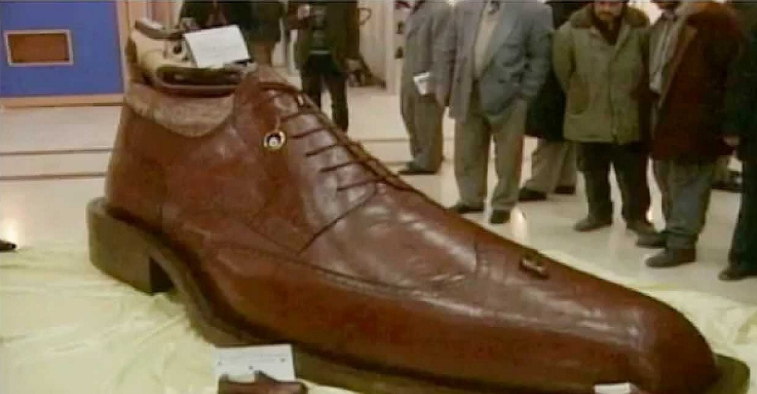 بعد أكبر عجّة وأكبر عصيدة و أكبر ''مقفول'' وأكبر كسكاس .. تونس تستعدّ لدخول موسوعة " جينيس " بأطول " صبّاط "