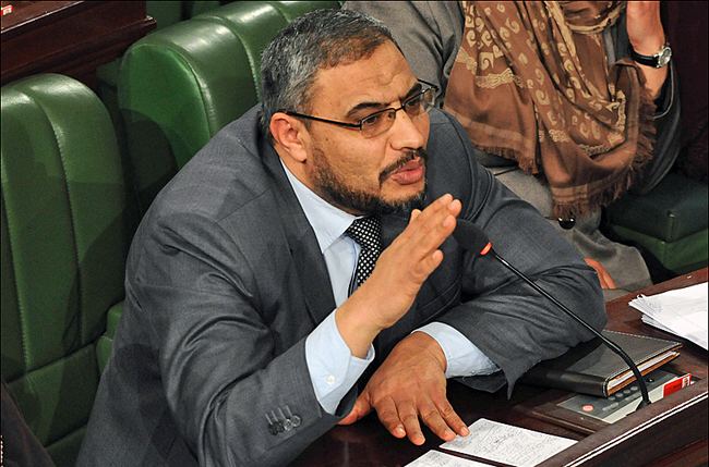 الصحبي عتيق يوجه رسائل مشفرة لقيس سعيّد