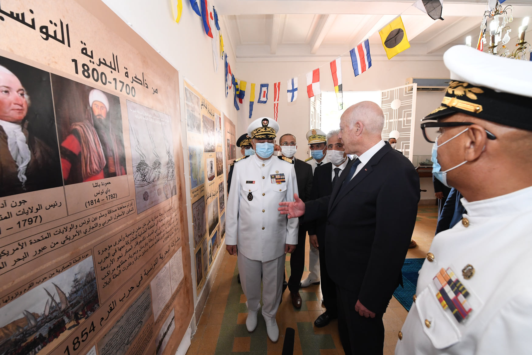 بنزرت: سعيد يشرف على موكب رفع العلم على متن الجوالتين "الجم 213" و"دقة 214"