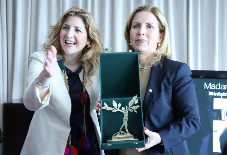 اللومي في فرنسا لدعم السياحة التونسية