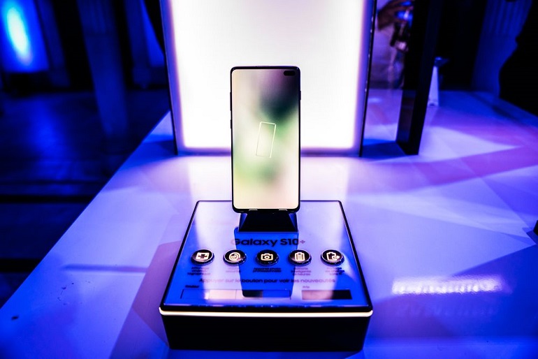 " سامسونغ " تطلق ثمرة 10 سنوات من الابتكارات التكنولوجية مجموعة " S10 Galaxy " .