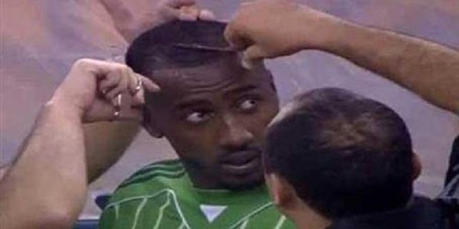 منع تسريحات الشعر الغريبة في الملاعب السعودية