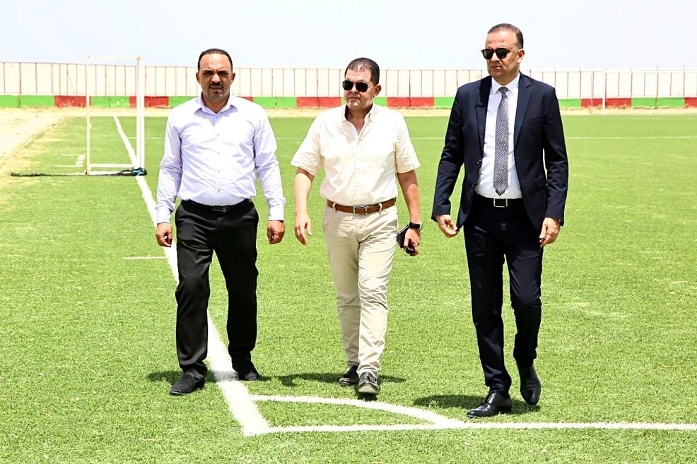 منحة إستثنائية والمساهمة في مصاريف الإنارة وتعهد العشب الاصطناعي في زيارة الجريء إلى السبيخة