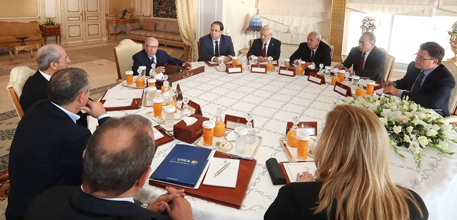 تفاصيل الإجتماع ب " قرطاج " حول  الأزمة الإجتماعية والإقتصادية الراهنة 